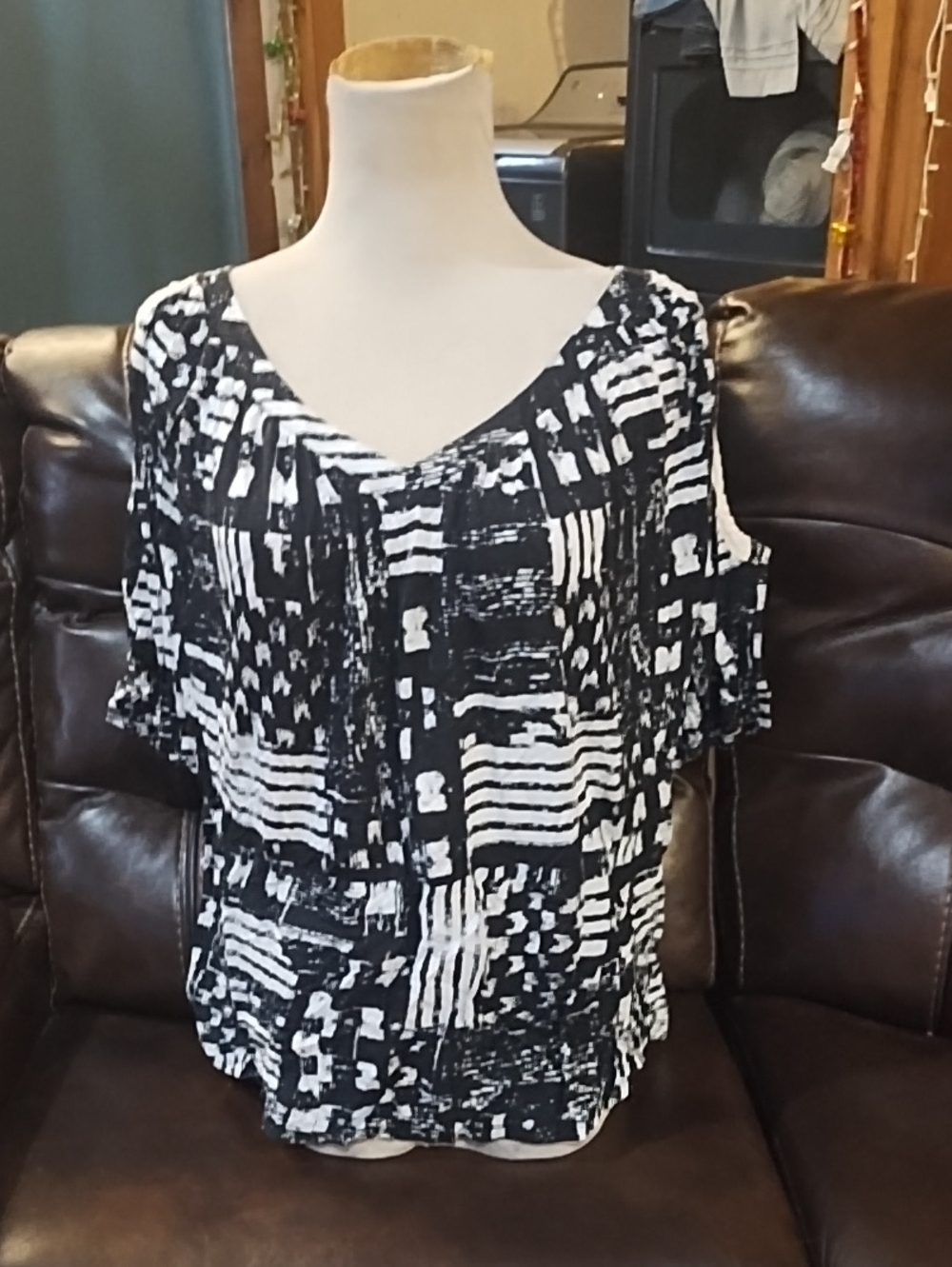The Addison Story Black & White Printed Women's Top